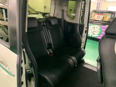 Honda N-BOX Custom