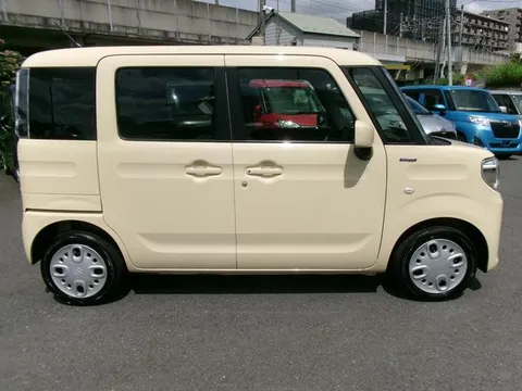 Suzuki Spacia