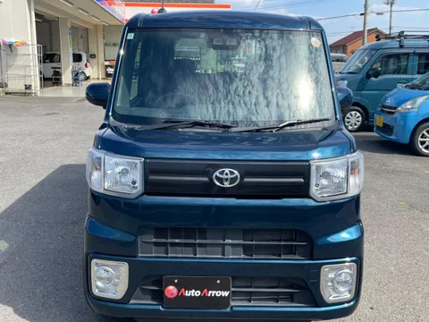 Toyota Pixis Mega