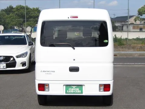Mitsubishi Minicab Van