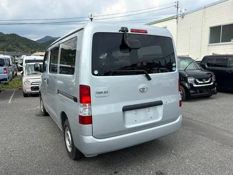 Toyota TownAce Van