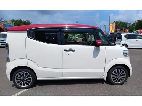 Honda N-BOX Slash