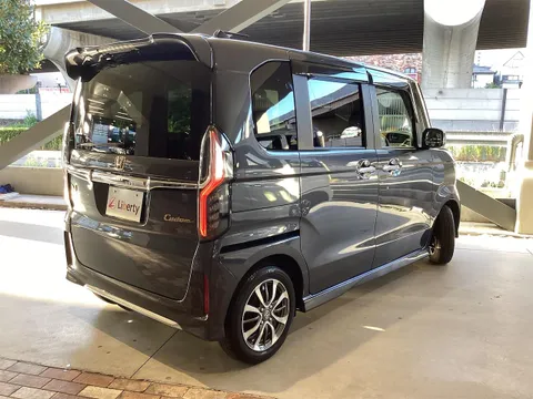 Honda N-BOX Custom