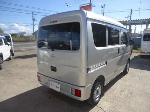 Nissan Clipper Van