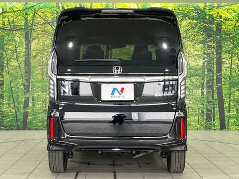 Honda N-BOX Custom
