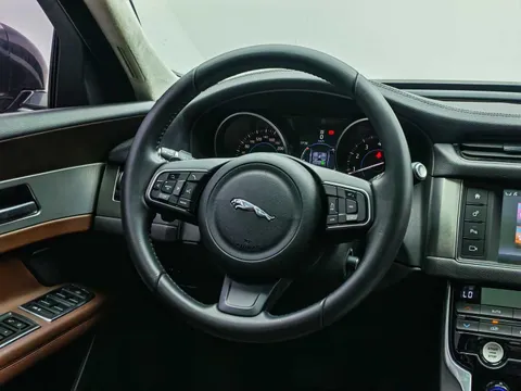 Jaguar XFL
