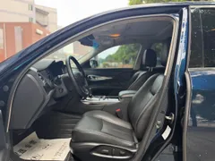 Infiniti Q70