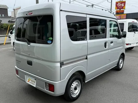 Mitsubishi Minicab Van