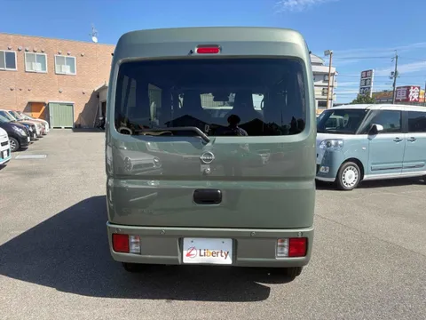 Nissan Clipper Van