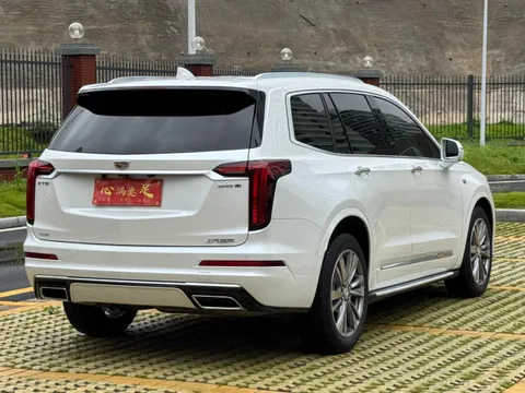 Cadillac XT6