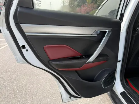 Geely Coolray (Binyue)