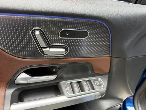 Mercedes-Benz Mercedes-Benz GLB