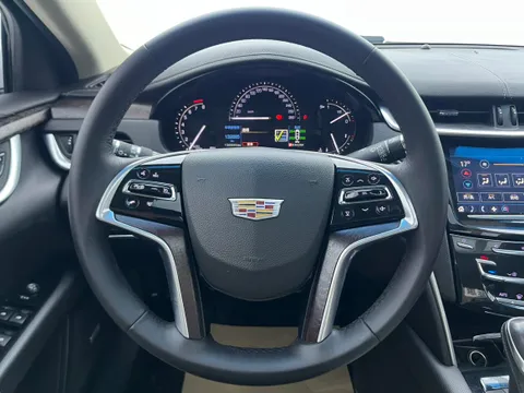 Cadillac XTS