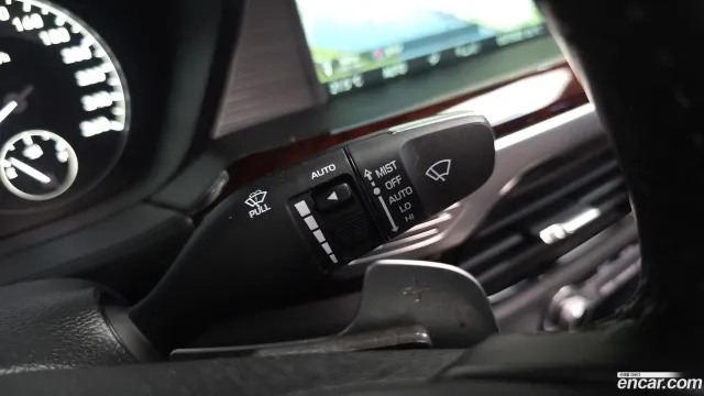 Genesis G90 (EQ900)