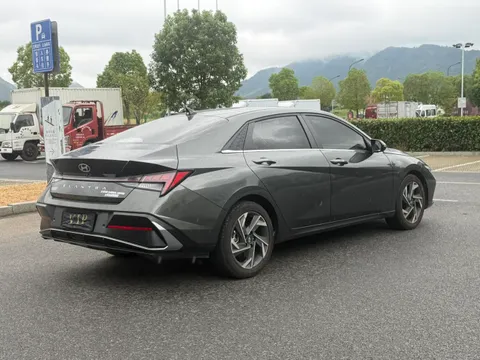 Hyundai Elantra (Avante)