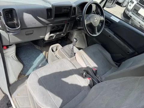 Mitsubishi Minicab Van
