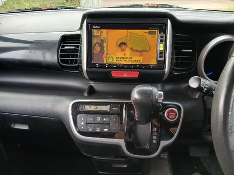 Honda N-BOX Custom