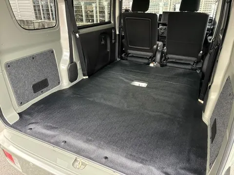 Nissan Clipper Van