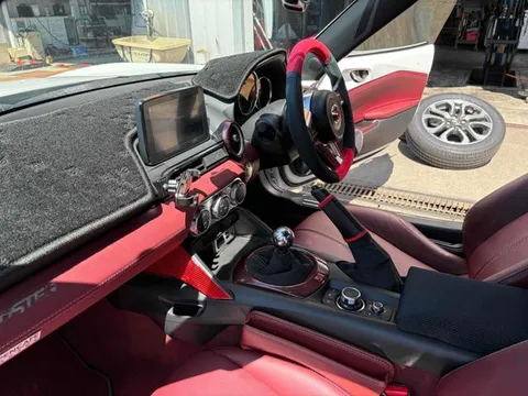 Mazda MX-5 (Roadster)
