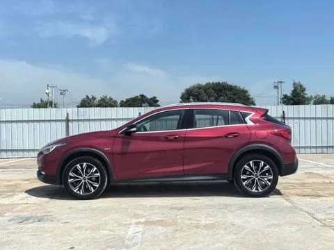 Infiniti QX30