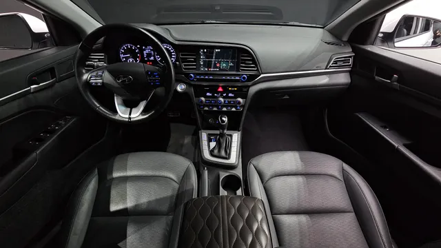 Hyundai Elantra (Avante)