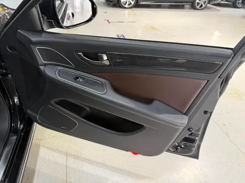 Hongqi H7