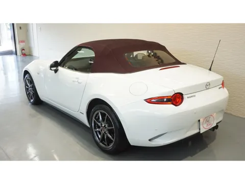 Mazda MX-5 (Roadster)