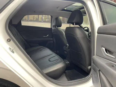 Hyundai Elantra (Avante)