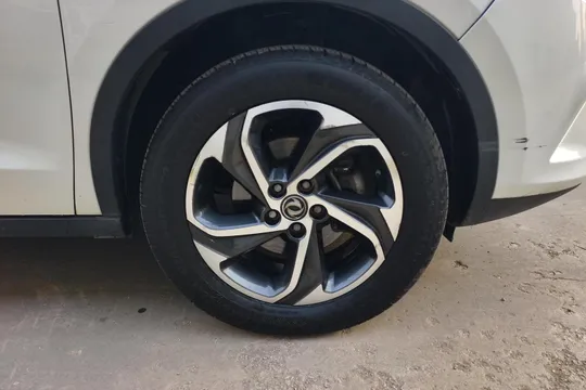Dongfeng AX5