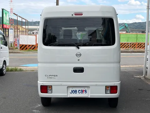 Nissan Clipper Van