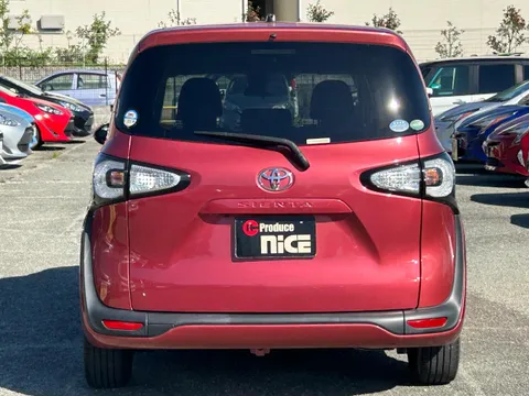 Toyota Sienta