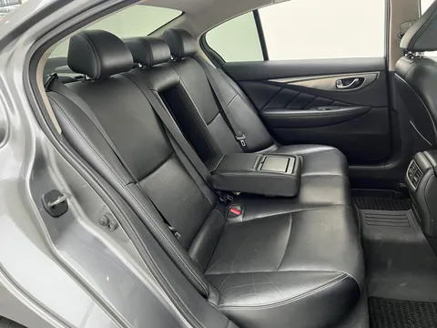 Infiniti Q50L