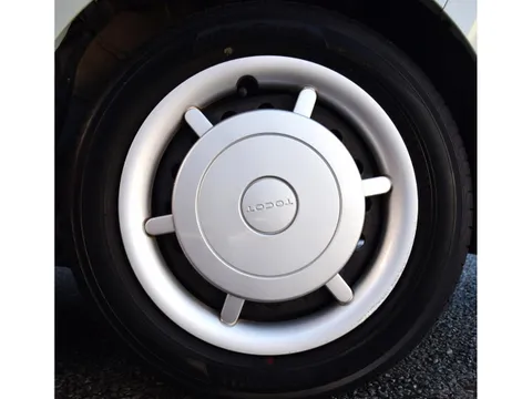 Daihatsu Mira Tocot