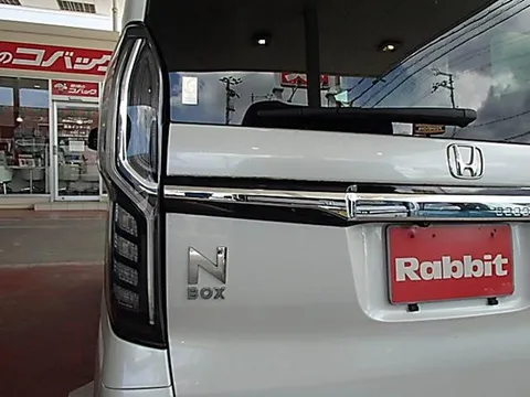 Honda N-BOX Custom