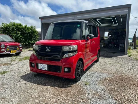 Honda N-BOX Custom