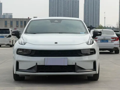 Lynk & Co 03