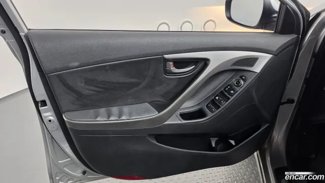 Hyundai Elantra (Avante)