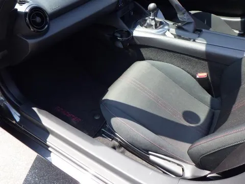Mazda MX-5 (Roadster)