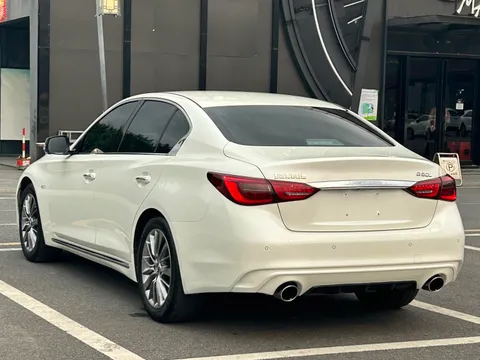 Infiniti Q50L