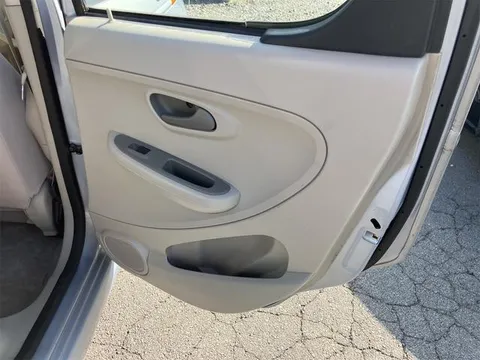 Subaru R2