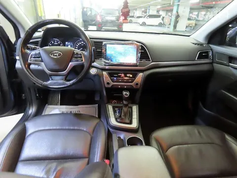 Hyundai Elantra (Avante)
