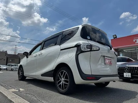 Toyota Sienta