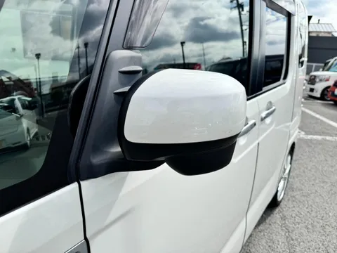Toyota Pixis Mega