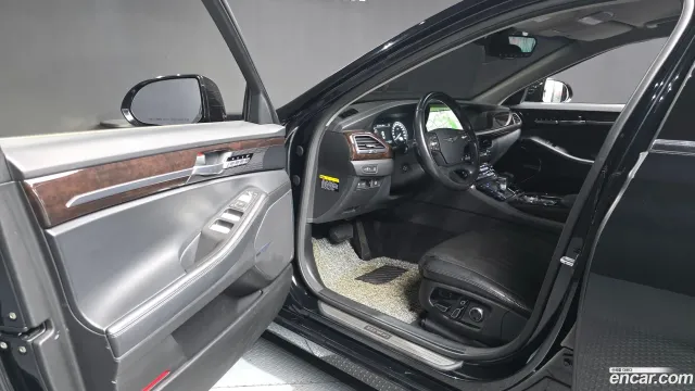 Genesis G90 (EQ900)