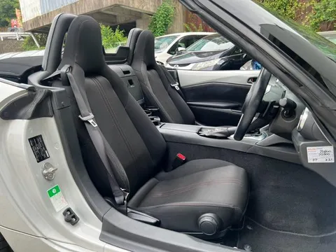 Mazda MX-5 (Roadster)