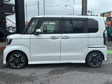Honda N-BOX Custom