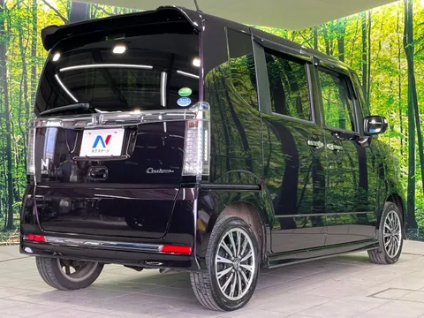 Honda N-BOX Custom