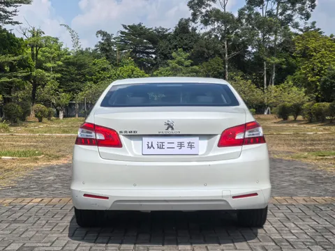 Peugeot 408