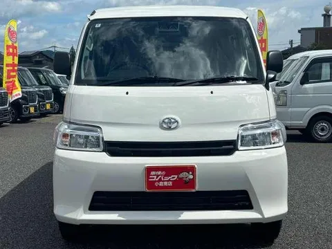 Toyota TownAce Van