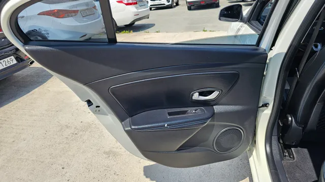 Renault SM3